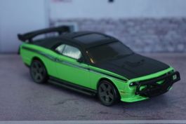 Mattel `11 Dodge Challenger SRT8 F&F 9cm TOP !!!!!!!!!!!!!!!